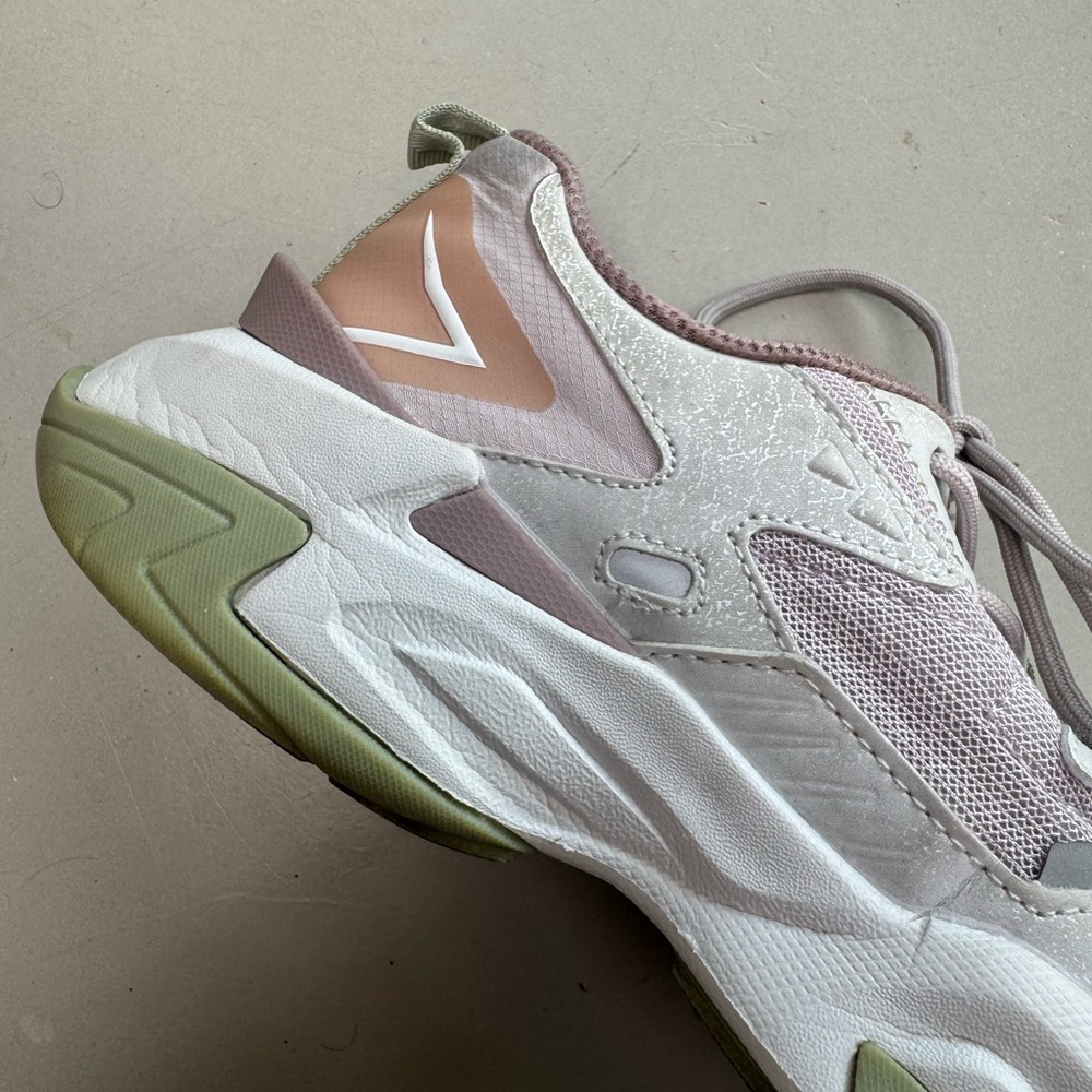 Super comfy sporty Zara Sneakers in lilac and Sage size 38